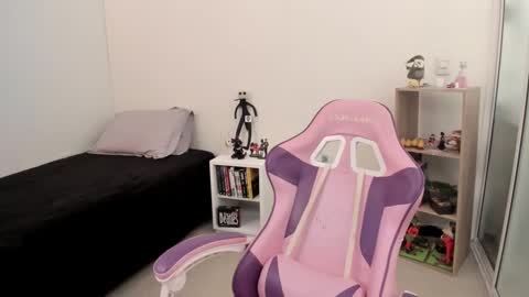 Snapshot of yunablack chatting on 01-13-25, 03:15 Yuna online show from 01-13-25, 03:15