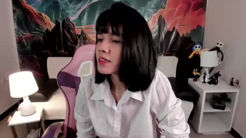 Snapshot of yunablack chatting on 09-17-25, 11:34 Yuna online show from 09-17-25, 11:34