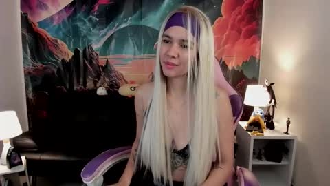 Snapshot of yunablack chatting on 10-27-25, 03:05 Yuna online show from 10-27-25, 03:05