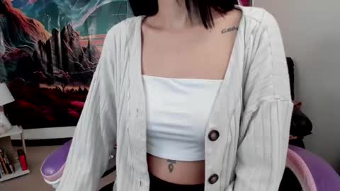 Snapshot of yunablack chatting on 11-20-25, 04:18 Yuna online show from 11-20-25, 04:18