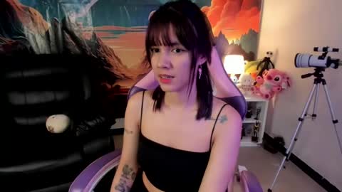 Snapshot of yunablack chatting on 06-19-26, 04:55 Yuna online show from 06-19-26, 04:55