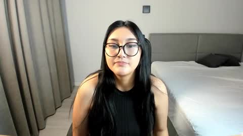 Yuna online show from 11-20-25, 07:13