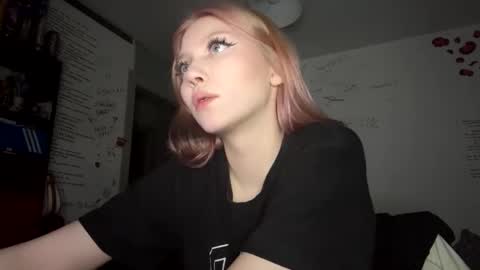 Snapshot of yunarosee chatting on 01-08-26, 04:09 yunarosee online show from 01-08-26, 04:09