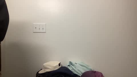 Snapshot of yungbull06 chatting on 03-11-26, 01:33 Yung Bull online show from 03-11-26, 01:33