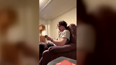 Snapshot of yungstudbev chatting on 03-01-26, 12:01 yungstudbev online show from 03-01-26, 12:01