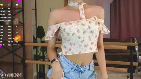 Snapshot of yungtessa chatting on 07-10-26, 06:54 Tessa online show from 07-10-26, 06:54