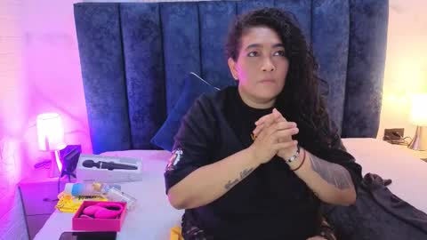 Snapshot of yunkeyc chatting on 11-16-25, 08:25 yunkeyc online show from 11-16-25, 08:25