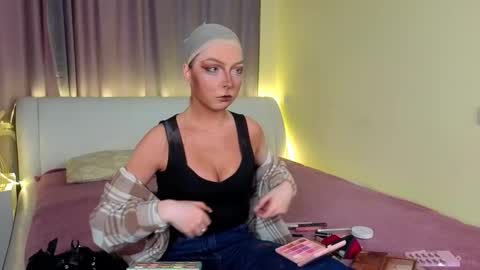 Snapshot of yunlandsberg chatting on 03-10-26, 11:48 Tara online show from 03-10-26, 11:48