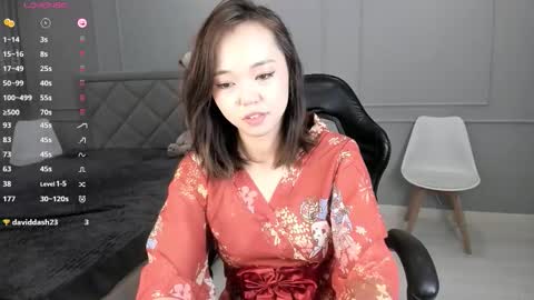 yunleah online show from 11-04-25, 01:38