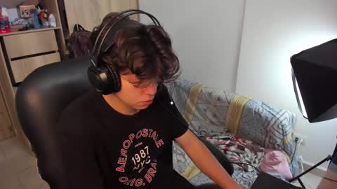 yurii_moody online show from 10-31-25, 03:13