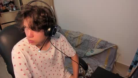 yurii_moody online show from 11-18-25, 08:35