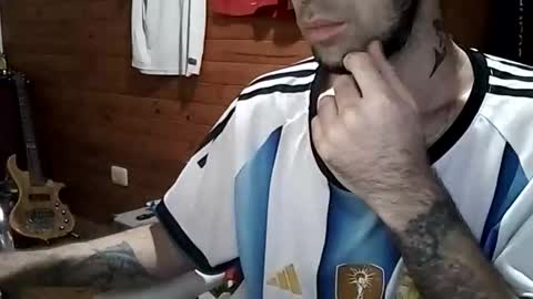 Yuumi online show from 04-14-26, 01:00