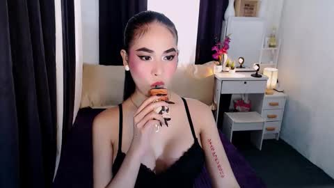 Snapshot of yvannasilva18 chatting on 10-24-25, 11:34 jai online show from 10-24-25, 11:34