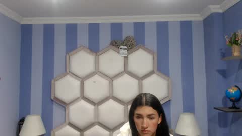 yvi online show from 07-25-26, 11:19