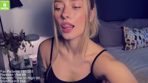 The Queen Bitch of the United Kingdom online show from 02-20-25, 07:34