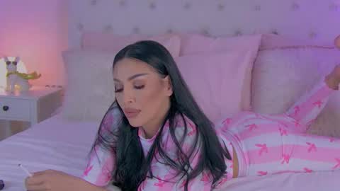 Laura online show from 04-07-26, 07:09