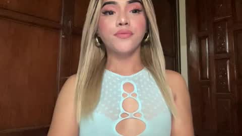 Snapshot of yvonne_guidotti chatting on 04-27-26, 08:07 Miss Cali online show from 04-27-26, 08:07