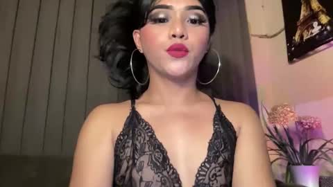 Snapshot of yvonne_guidotti chatting on 05-27-26, 06:49 Miss Cali online show from 05-27-26, 06:49