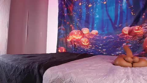 Zoe  online show from 10-12-25, 03:05