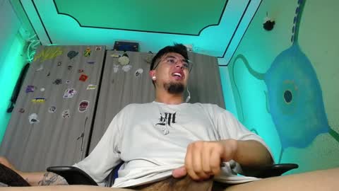 Zac Freelance model online show from 01-21-25, 08:41