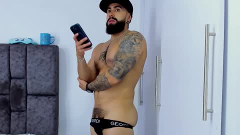 Richard online show from 03-11-25, 03:34