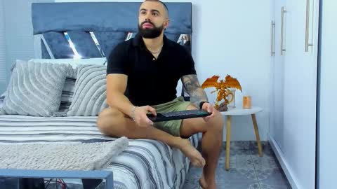 Snapshot of zack_froone chatting on 02-09-26, 12:31 Richard online show from 02-09-26, 12:31