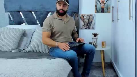 Snapshot of zack_froone chatting on 06-17-26, 01:56 Richard online show from 06-17-26, 01:56