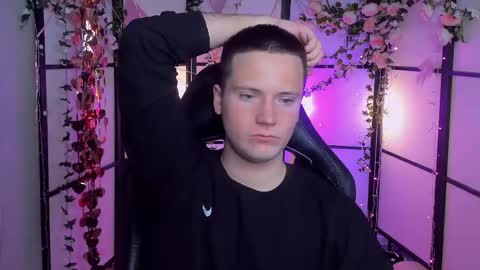 Snapshot of zackhandsome chatting on 04-13-26, 05:35 Zack online show from 04-13-26, 05:35