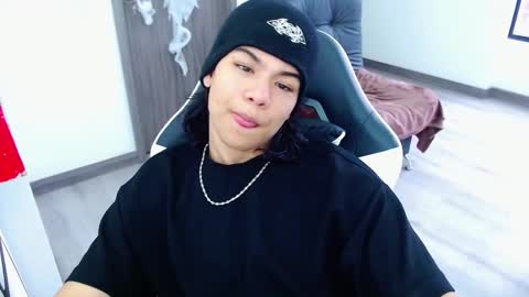Snapshot of zackss_player chatting on 10-11-25, 08:29 zackss_player online show from 10-11-25, 08:29