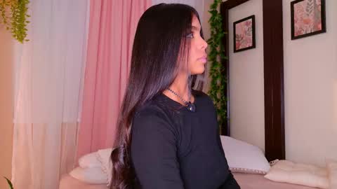 Snapshot of zafiiro_bluee2 chatting on 11-24-25, 09:36 online show from 11-24-25, 09:36