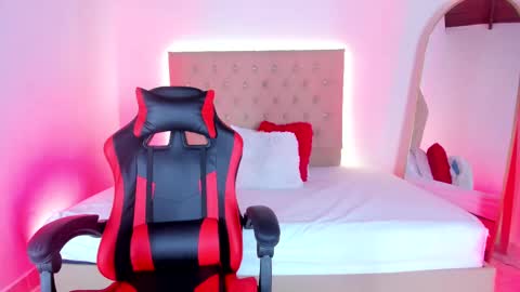 Snapshot of zafiro__brown chatting on 10-04-25, 12:36 Zafiro Brown online show from 10-04-25, 12:36