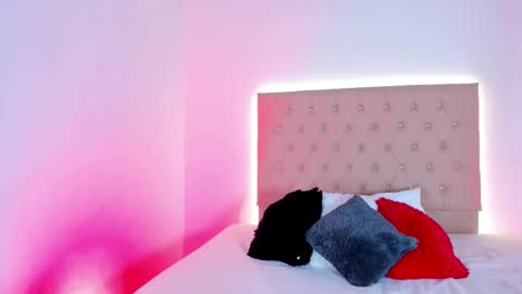 Snapshot of zafiro__brown chatting on 10-23-25, 09:52 Zafiro Brown online show from 10-23-25, 09:52