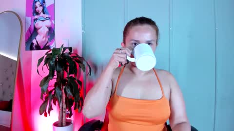 Snapshot of zafiro__brown chatting on 10-28-25, 01:36 Zafiro Brown online show from 10-28-25, 01:36