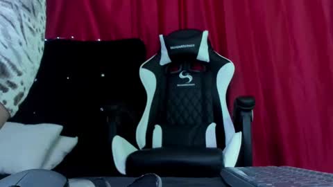 Snapshot of zafiro_winslow chatting on 12-20-24, 10:49 GODDESS ZAFIRO WINSLOW online show from 12-20-24, 10:49