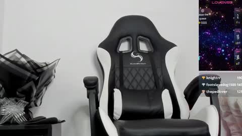 Snapshot of zafiro_winslow chatting on 02-19-25, 05:06 GODDESS ZAFIRO WINSLOW online show from 02-19-25, 05:06