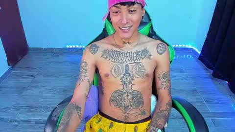 Snapshot of zafirocum chatting on 05-05-26, 12:35 BiG Zafiro online show from 05-05-26, 12:35