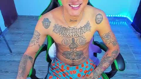 Snapshot of zafirocum chatting on 05-07-26, 12:32 BiG Zafiro online show from 05-07-26, 12:32