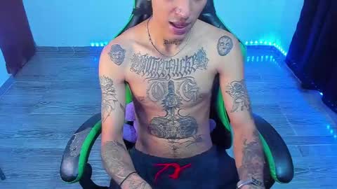 Snapshot of zafirocum chatting on 05-18-26, 01:28 BiG Zafiro online show from 05-18-26, 01:28