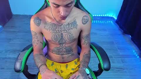 Snapshot of zafirocum chatting on 05-25-26, 12:33 BiG Zafiro online show from 05-25-26, 12:33