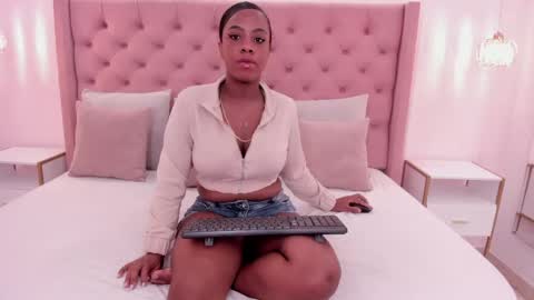 Snapshot of zahara_jones chatting on 04-14-26, 11:27 zahara_jones online show from 04-14-26, 11:27