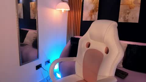 Zaira  online show from 06-01-26, 03:52
