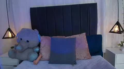 Snapshot of zairaaa_ chatting on 12-14-25, 03:45 zairaaa_ online show from 12-14-25, 03:45