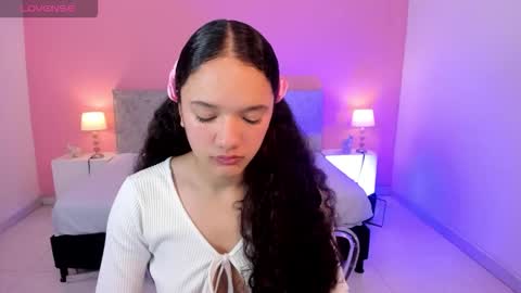 Snapshot of zairaglow chatting on 10-20-25, 11:54 Zaira Pussy extreme online show from 10-20-25, 11:54