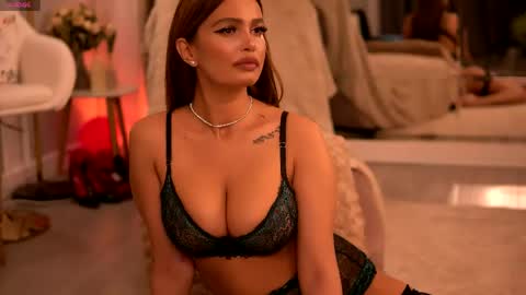 Zaira online show from 05-18-26, 04:07