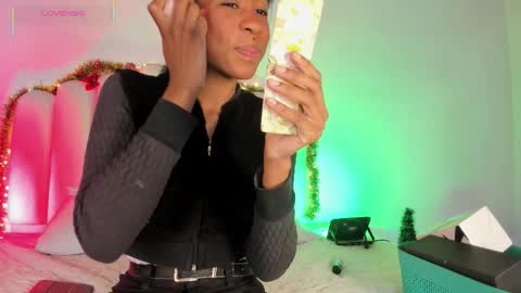 Snapshot of zairarose25 chatting on 12-01-25, 01:38 Zaira online show from 12-01-25, 01:38