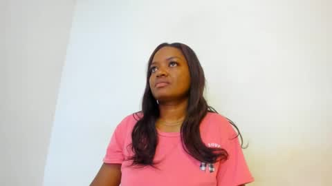 Snapshot of zamara__ chatting on 02-12-25, 11:40 Zamara online show from 02-12-25, 11:40