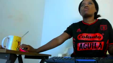 Snapshot of zamara__ chatting on 02-14-25, 12:03 Zamara online show from 02-14-25, 12:03