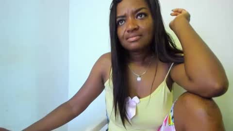 Snapshot of zamara__ chatting on 02-16-25, 10:32 Zamara online show from 02-16-25, 10:32