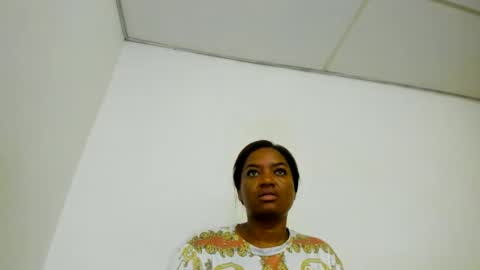 Snapshot of zamara__ chatting on 03-08-25, 11:37 Zamara online show from 03-08-25, 11:37