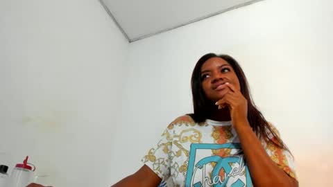 Snapshot of zamara__ chatting on 03-08-25, 02:40 Zamara online show from 03-08-25, 02:40